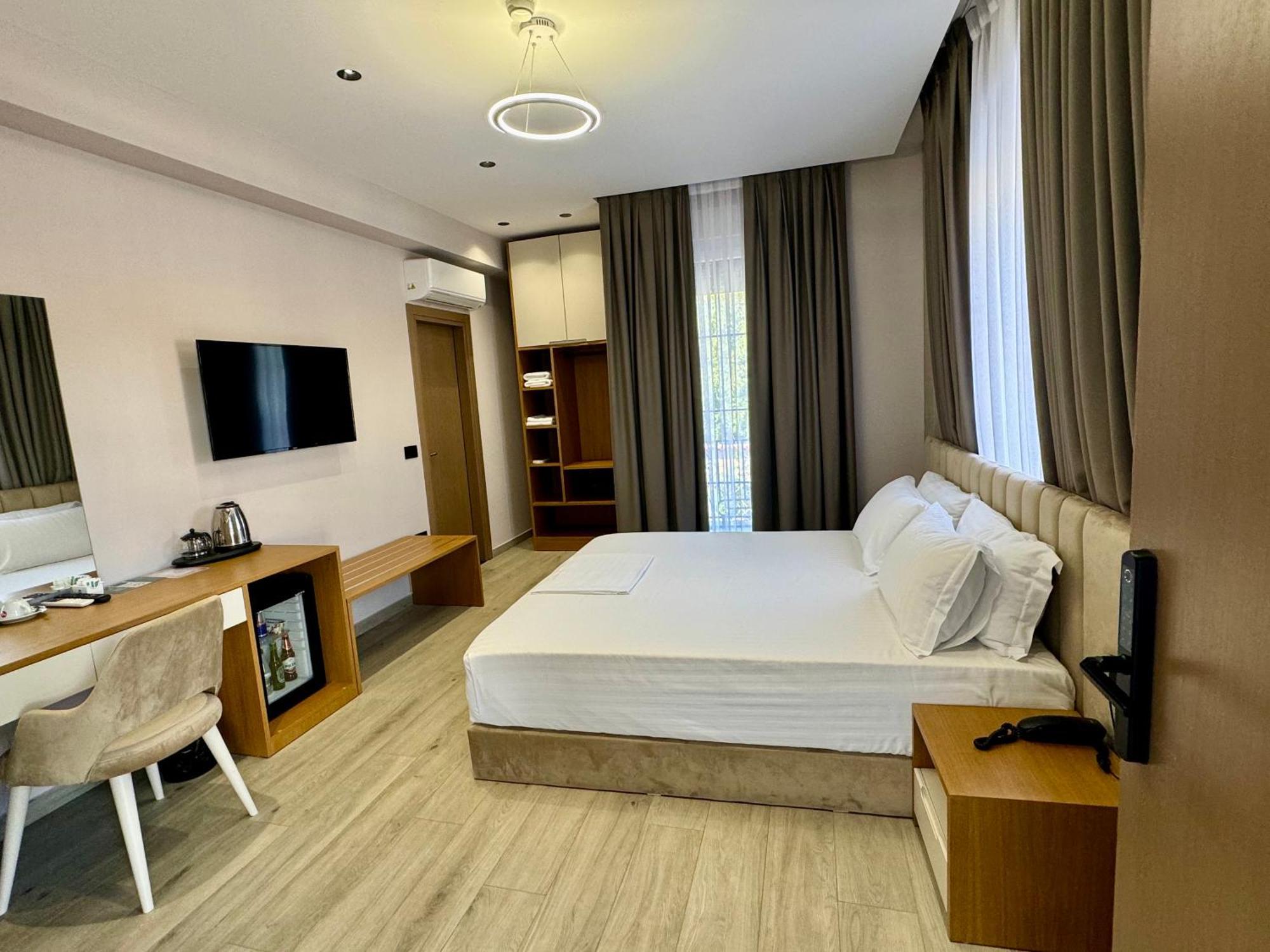 Residence Inn Hotel 4* Tirana
