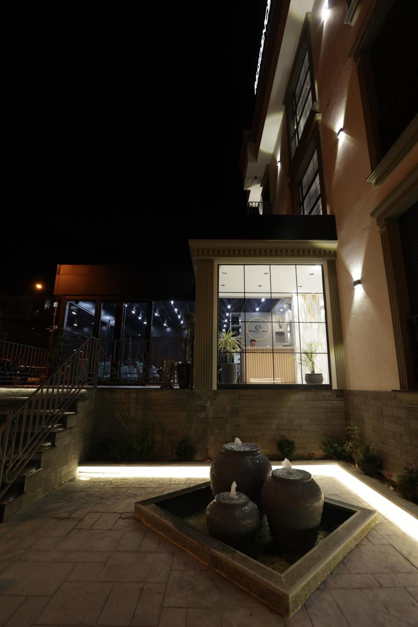 Residence Inn Hotel 4* Tirana